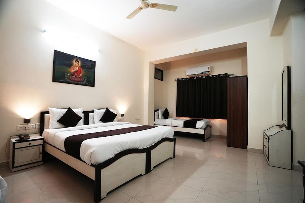 hotel lotus inn