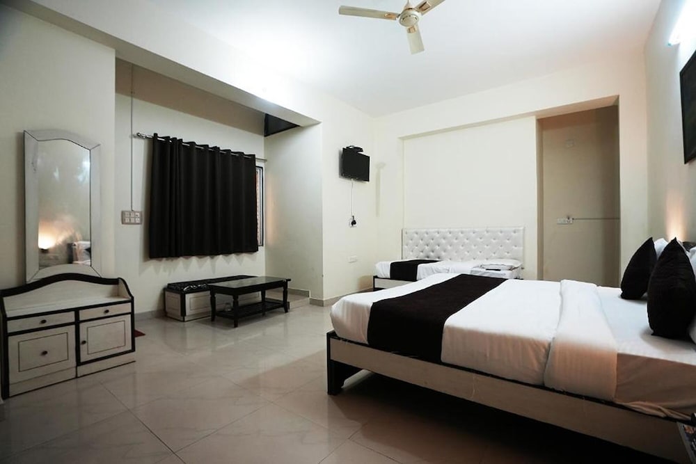 hotel lotus inn