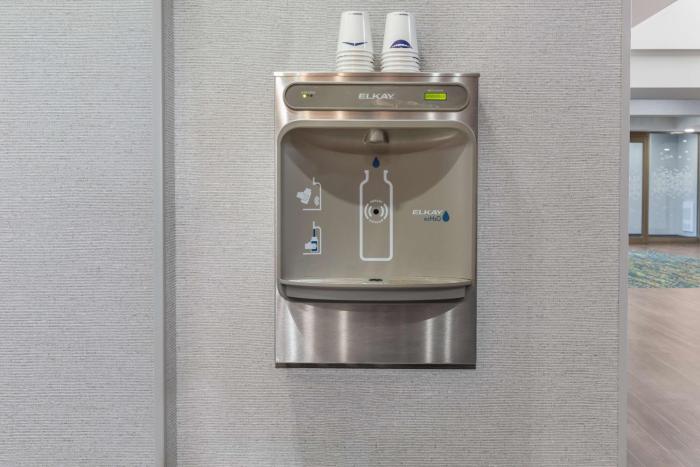 hampton inn and suites by hilton toronto downtown