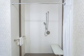 holiday inn express starke