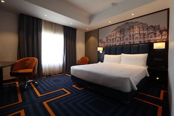 holiday inn express and suites