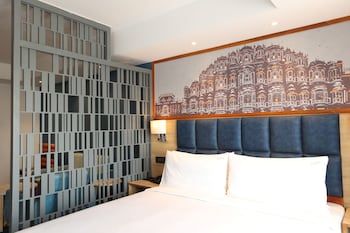 holiday inn express and suites