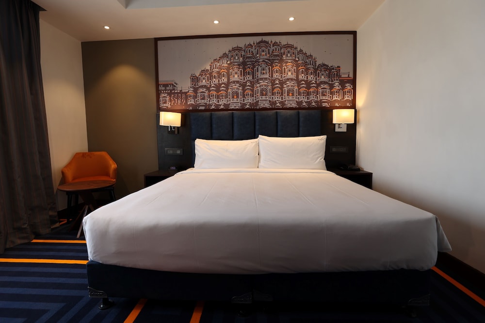 holiday inn express and suites