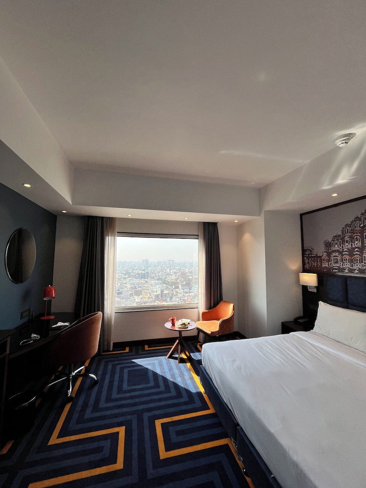 holiday inn express and suites