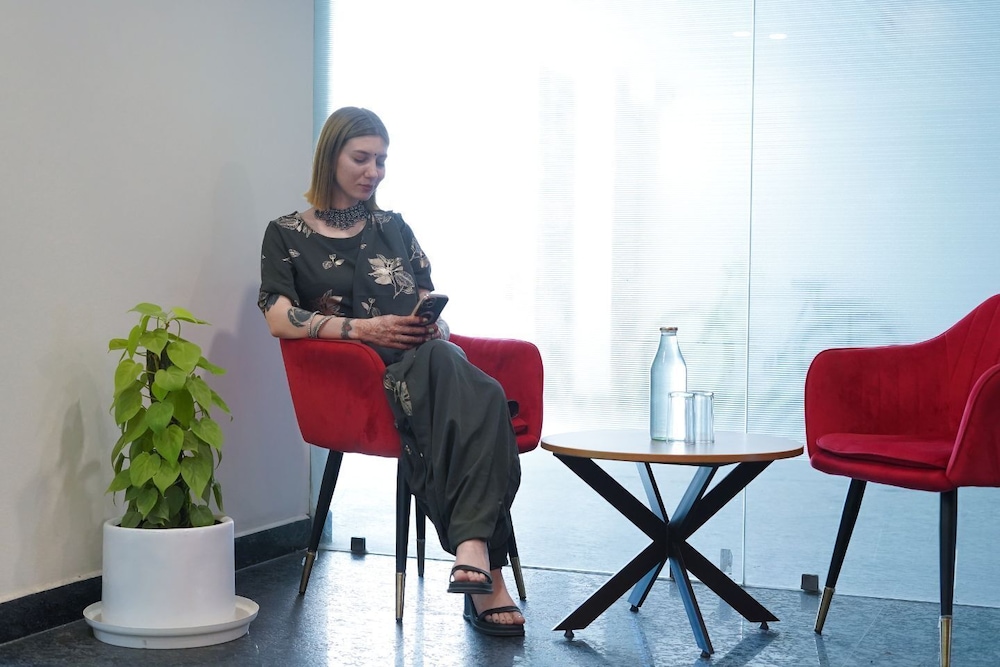 saltstayz hotel huda city center