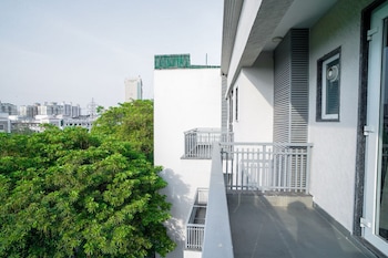 saltstayz hotel huda city center