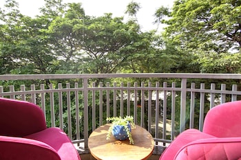 saltstayz hotel huda city center