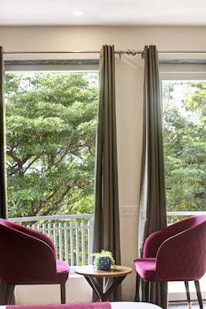 saltstayz hotel huda city center