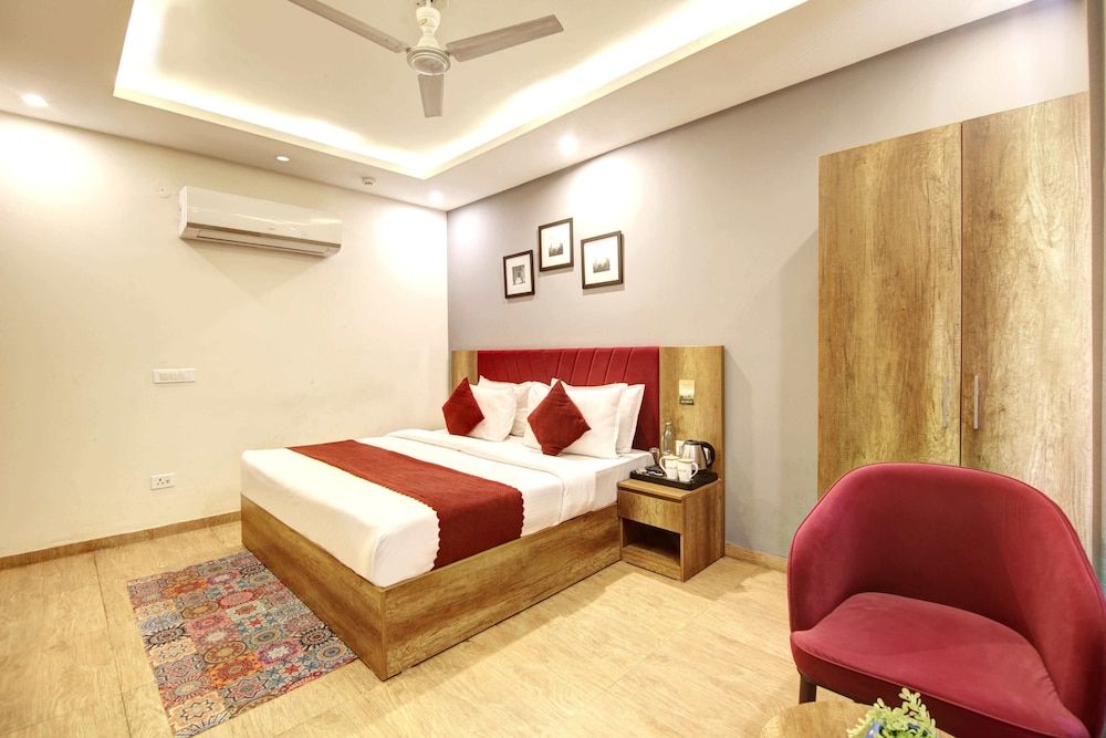 saltstayz hotel huda city center