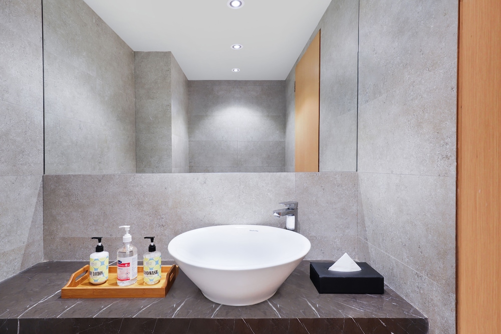 lemon tree hotel kalina mumbai