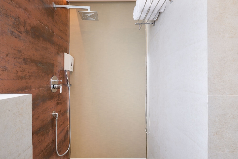 lemon tree hotel kalina mumbai