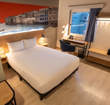 ibis styles el malecon guayaquil