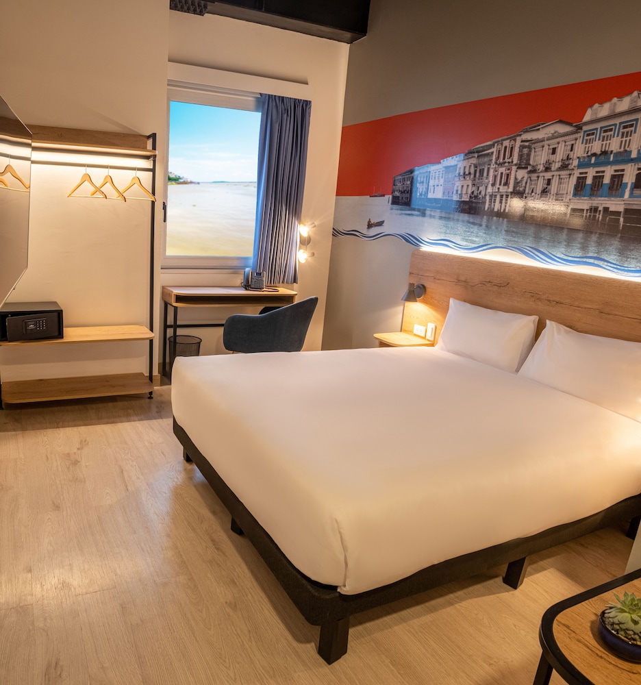 ibis styles el malecon guayaquil