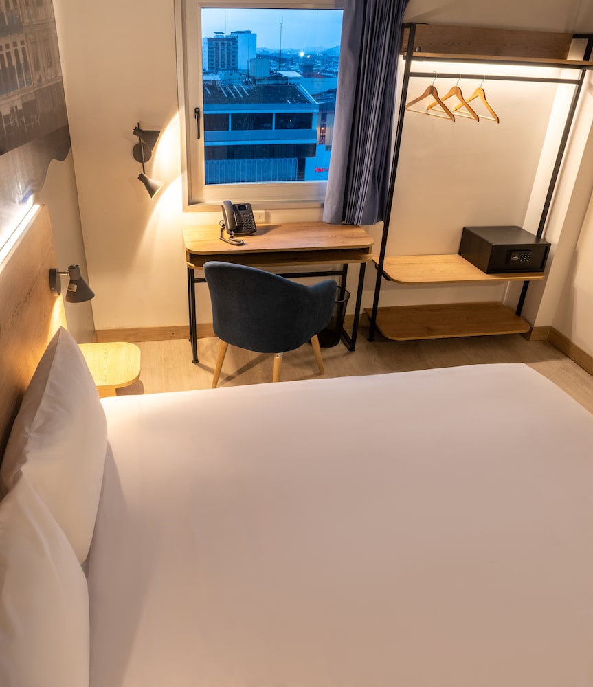 ibis styles el malecon guayaquil