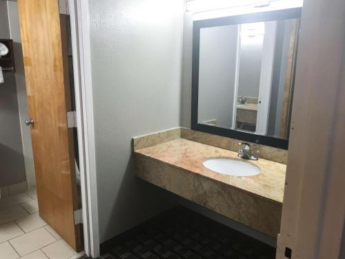 studio 6 suites tupelo ms north