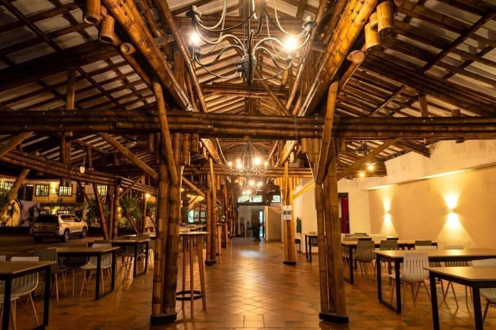 hotel vanguardia natural