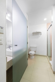 hotel mexico plaza silao aeropuerto