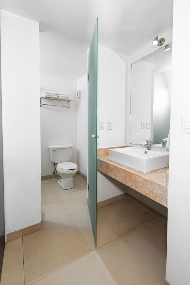 hotel mexico plaza silao aeropuerto