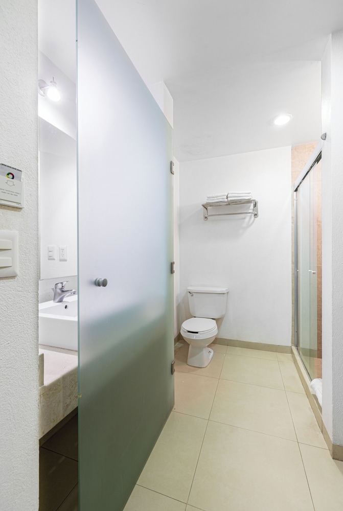 hotel mexico plaza silao aeropuerto