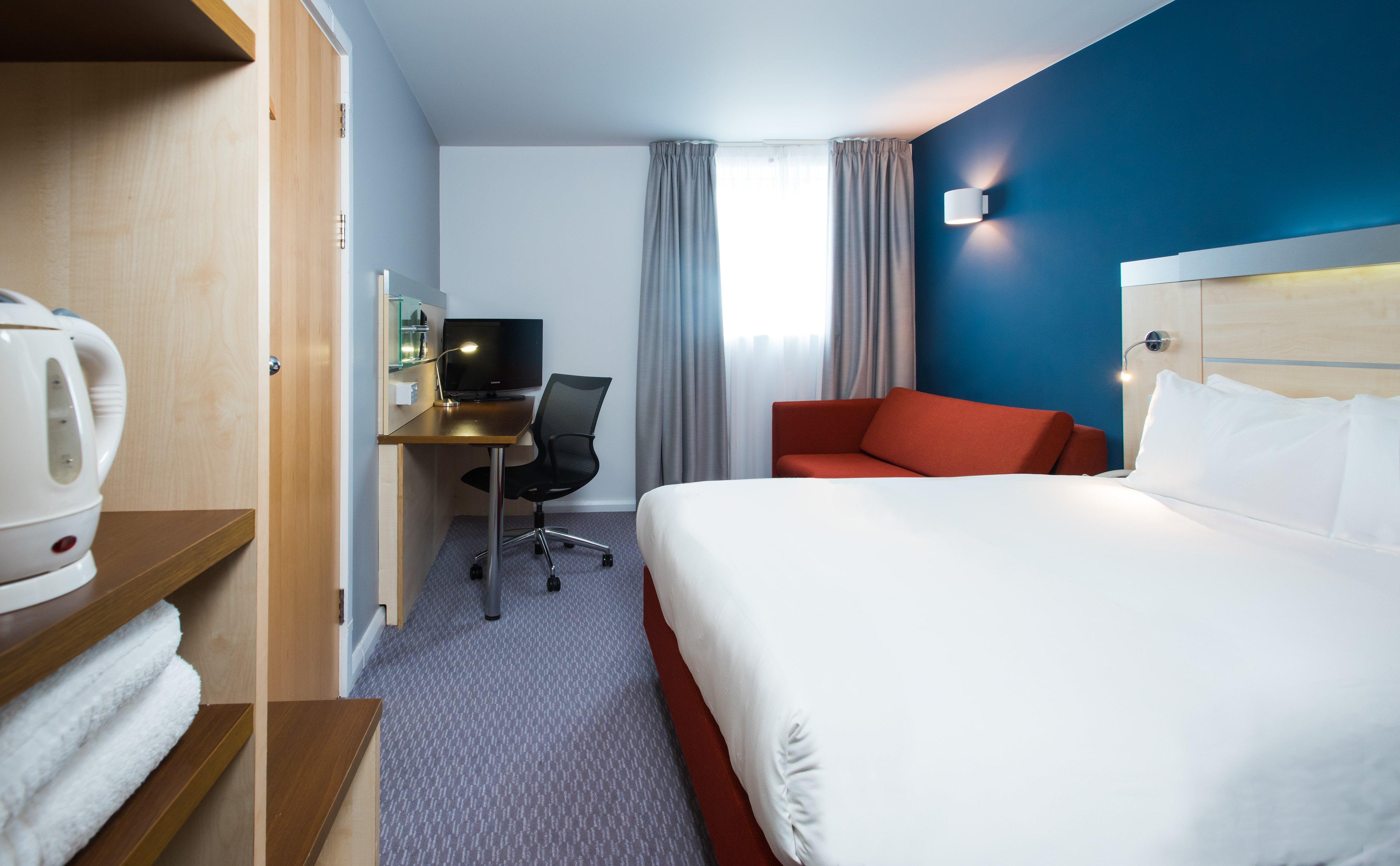 holiday inn express swindon city centre by ihg