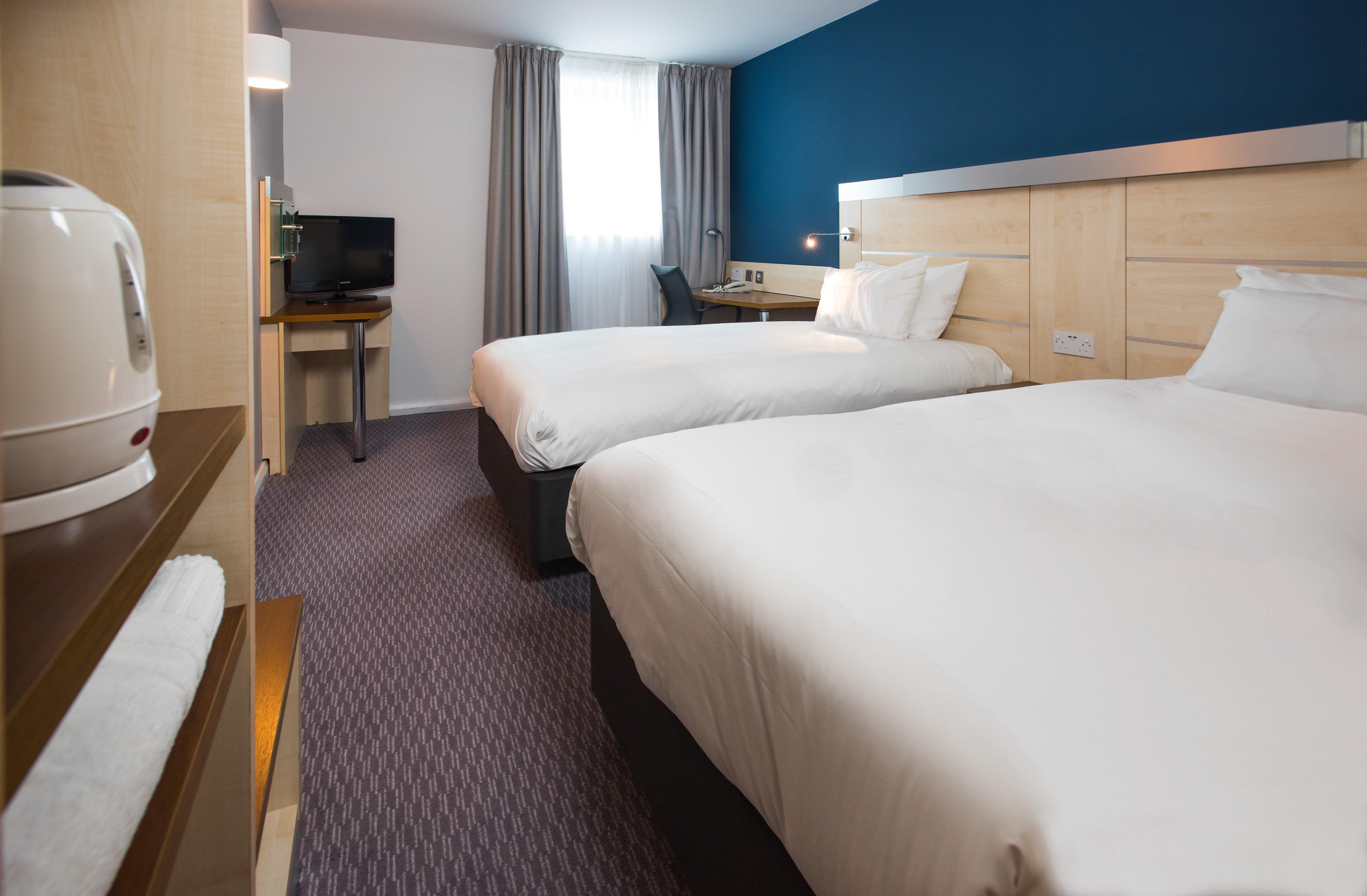 holiday inn express swindon city centre by ihg