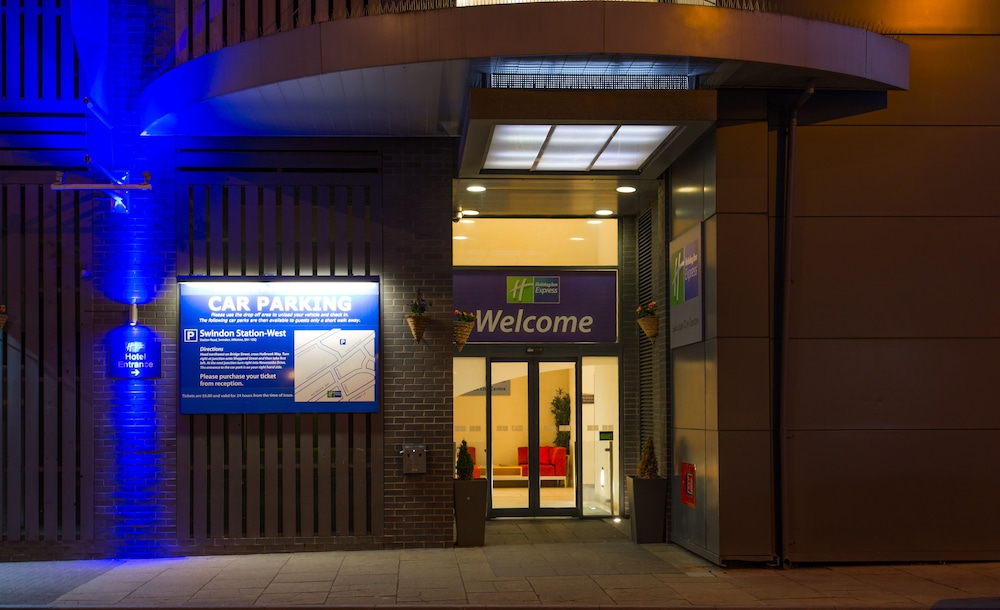 holiday inn express swindon city centre by ihg