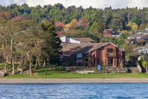 cascades lakefront motel