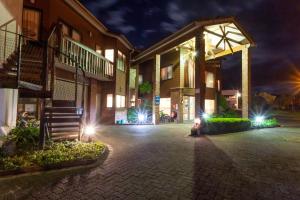 cascades lakefront motel