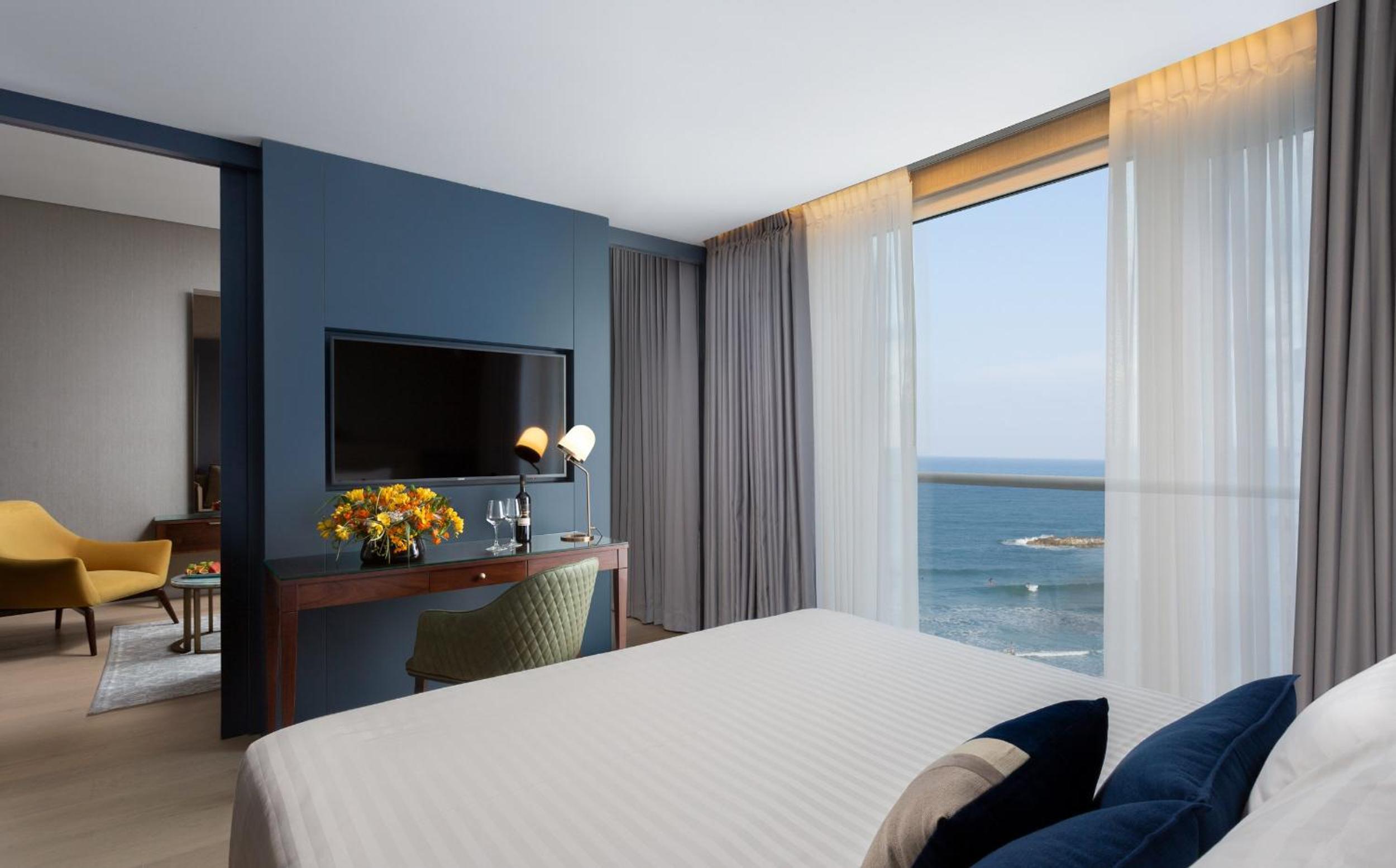 crowne plaza tel aviv beach by ihg