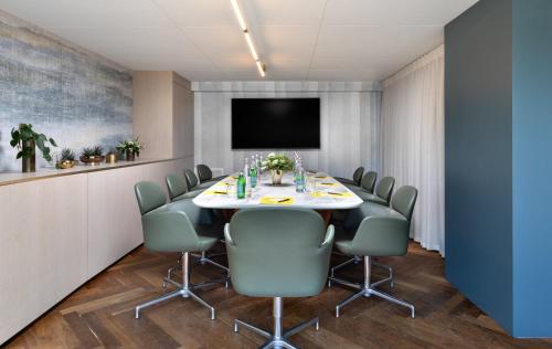 crowne plaza tel aviv beach by ihg