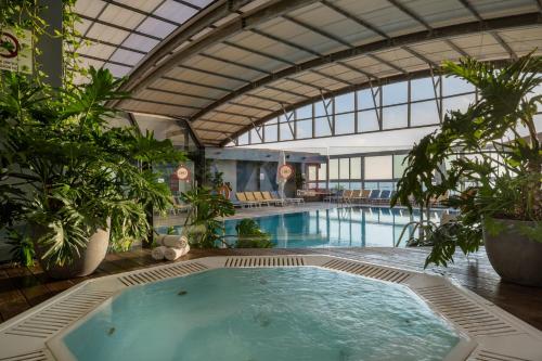 crowne plaza tel aviv beach by ihg