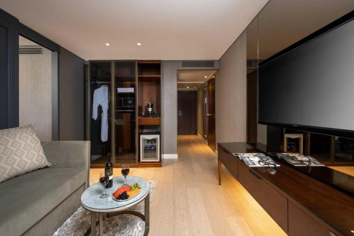 crowne plaza tel aviv beach by ihg