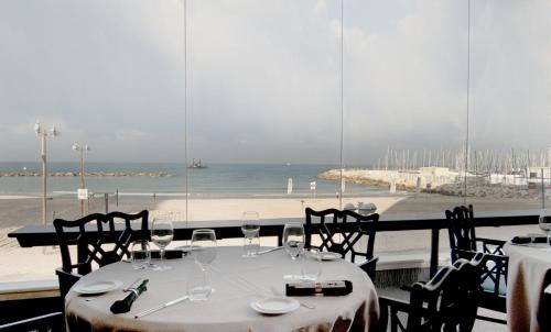crowne plaza tel aviv beach by ihg