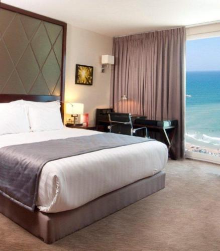 crowne plaza tel aviv beach by ihg