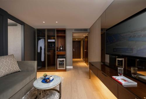 crowne plaza tel aviv beach by ihg