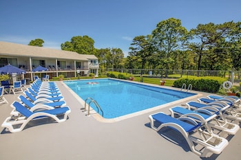 Blue Rock Resort,Cape Cod>>Barnstable County,3 star