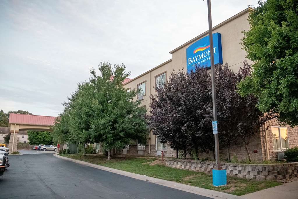 baymont by wyndham springfield i 44