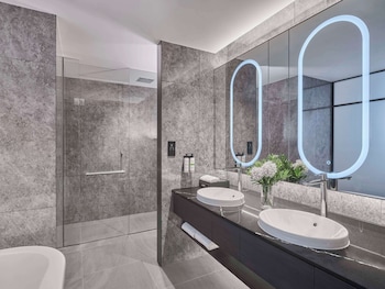 pullman singapore hill street