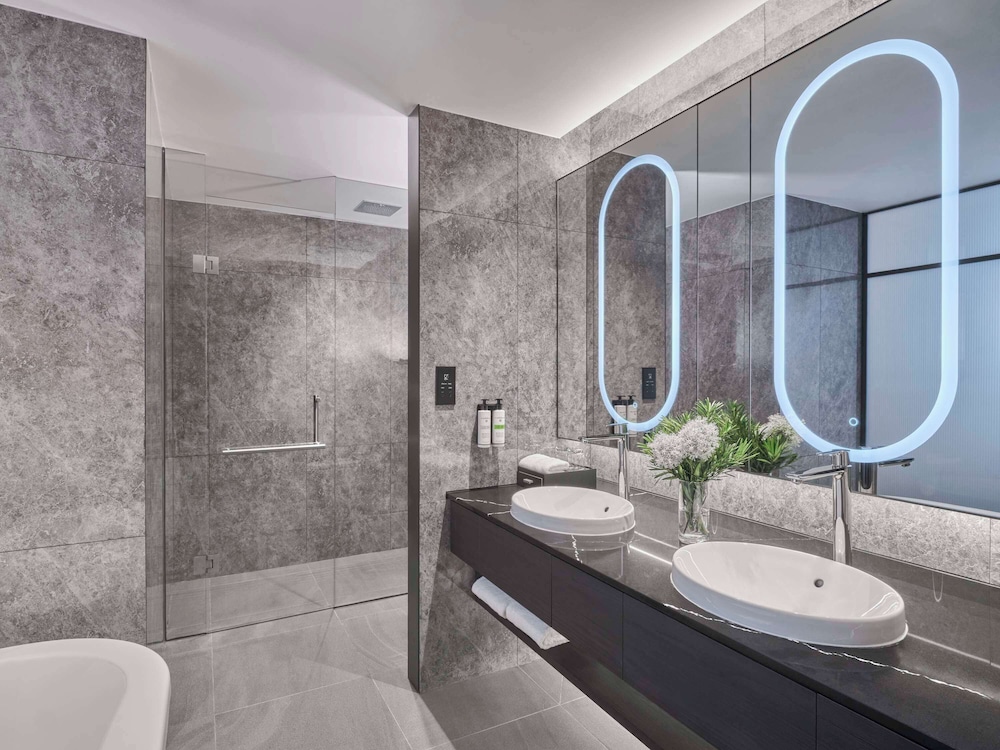 pullman singapore hill street