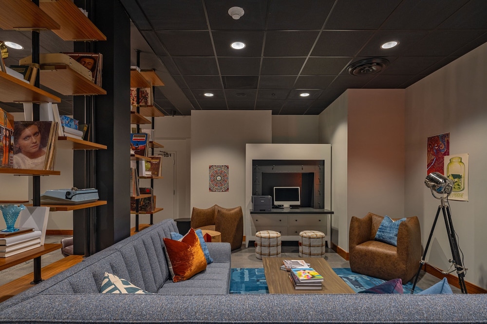 moxy phoenix downtown