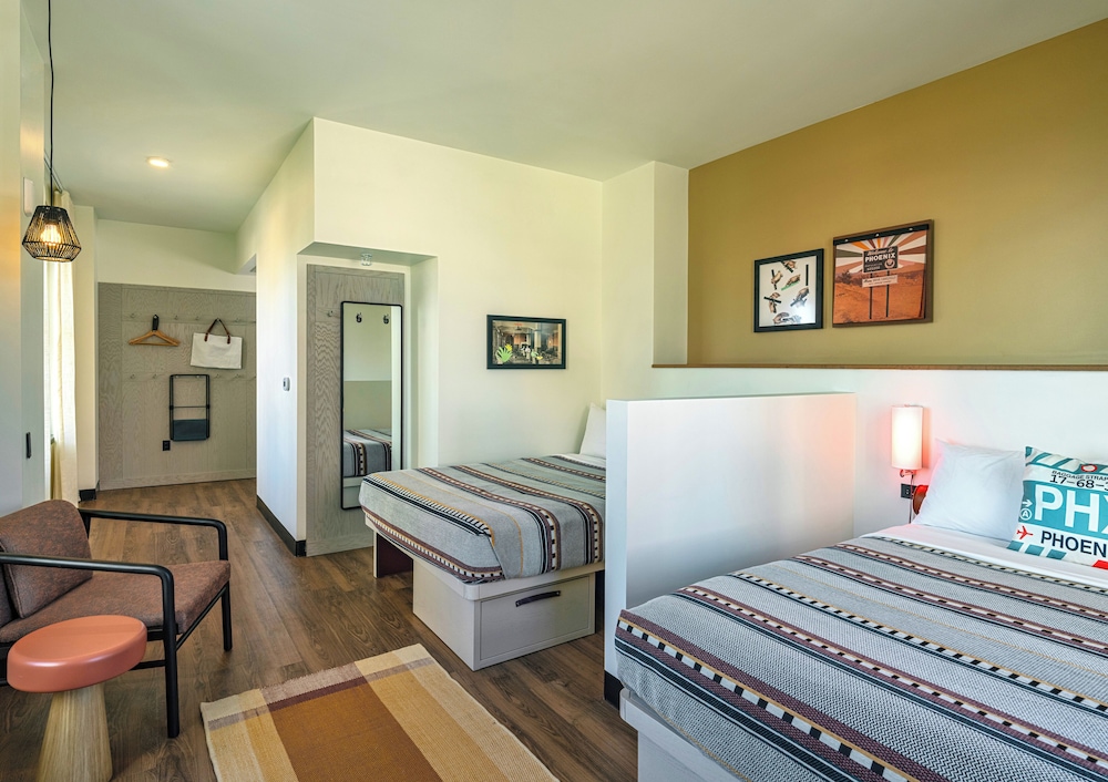 moxy phoenix downtown