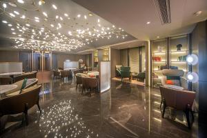 atour hotel nanjing olympic sports center cbd