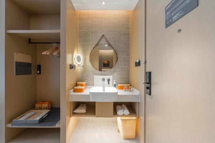 atour hotel nanjing olympic sports center cbd