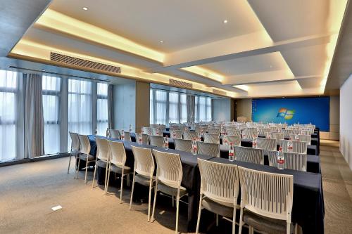 atour hotel nanjing olympic sports center cbd
