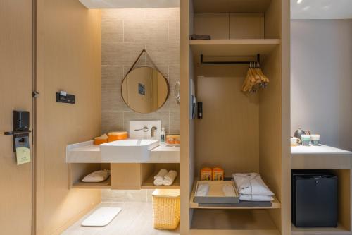 atour hotel nanjing olympic sports center cbd