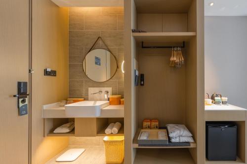 atour hotel nanjing olympic sports center cbd