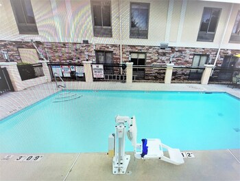 holiday inn express atlanta stone mountain by ihg
