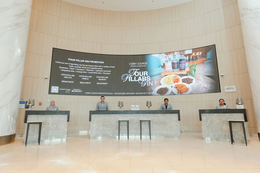 courtyard setia alam