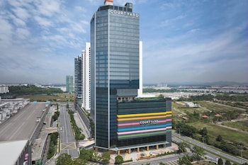 courtyard setia alam