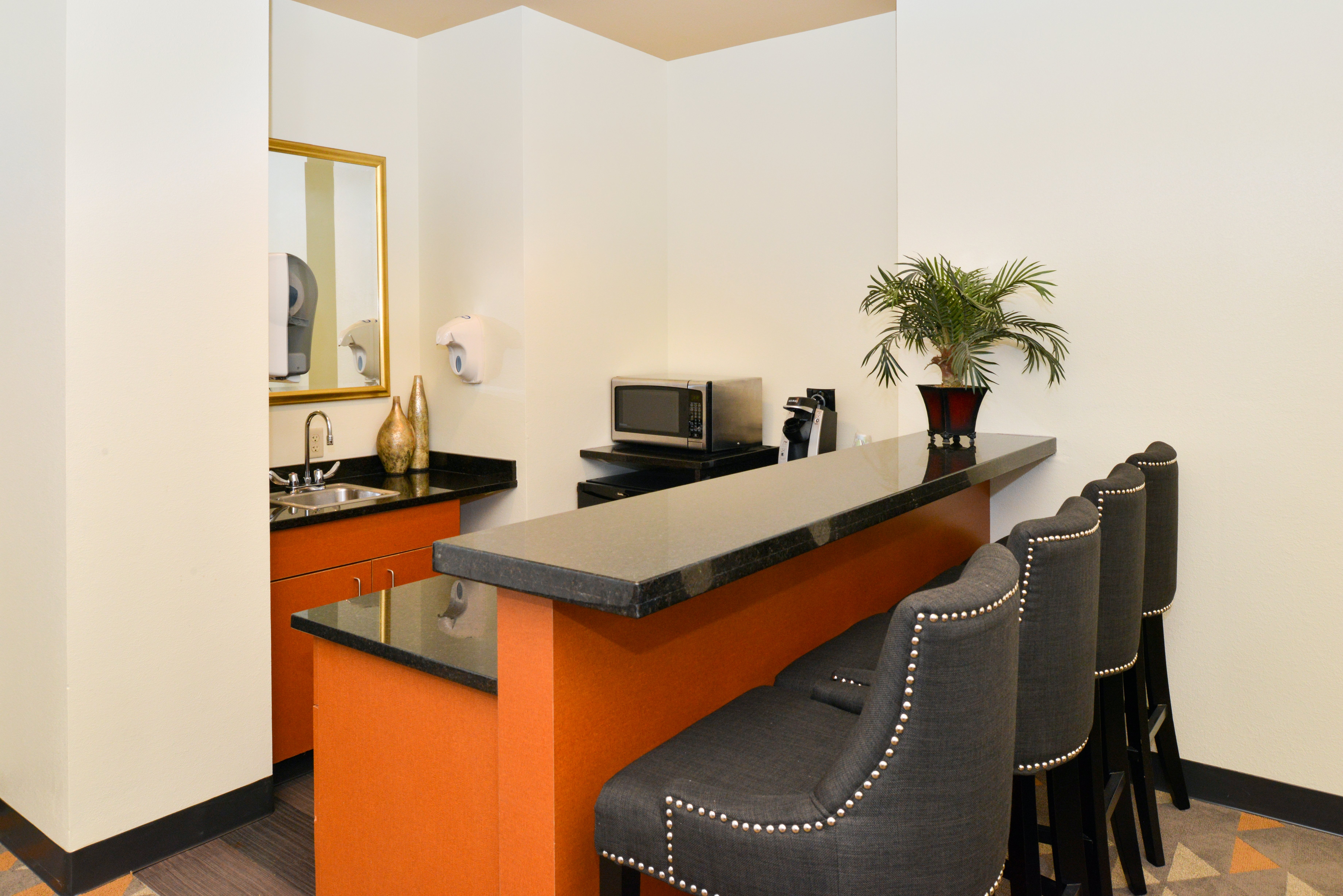 holiday inn kansas city airport by ihg